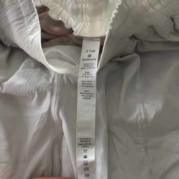 Hotty hot shorts - Picture 2 of 2